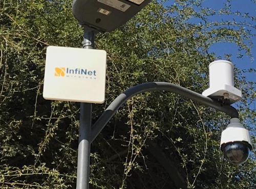 Infinet Wireless implementó su tecnología inalámbrica en más de 110 postes inteligentes, para lograr una comuna más segura